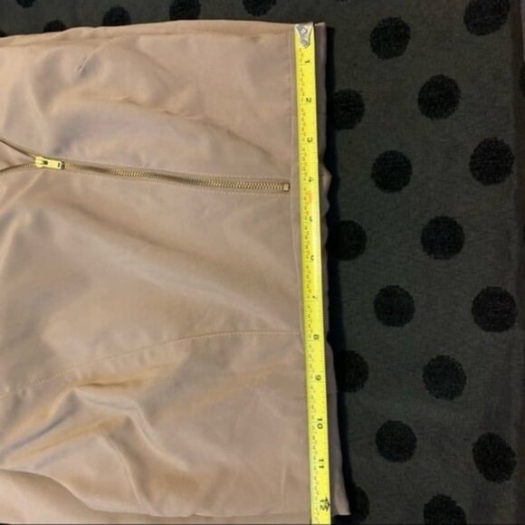 Forever 21 Tan / Beige Zipper Dress With Open Back Size Small - Picture 4 of 9